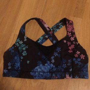 Lululemon sports bra size 10